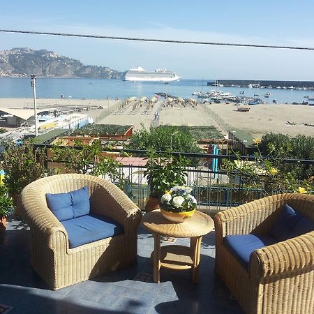 Terrazza Sul Mare Διαμέρισμα Giardini Naxos Δωμάτιο φωτογραφία